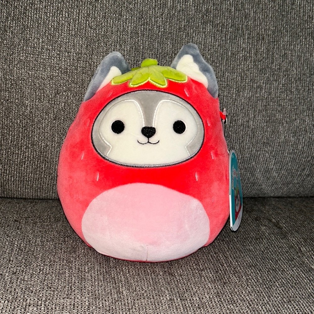 Ryan the strawberry husky squishmallow Nwt 8 in - Picture 1 of 5
